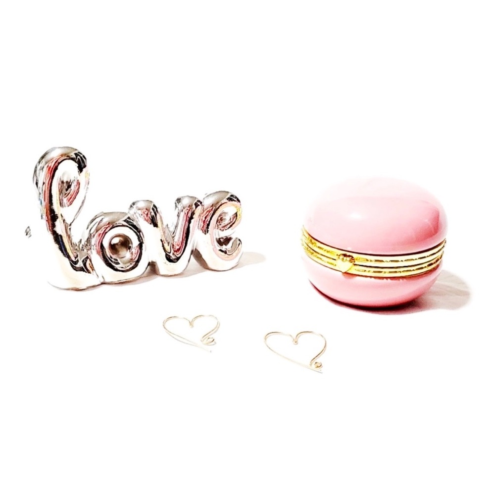 Gold Heart Earrings & French Macaron Jewelry Box
